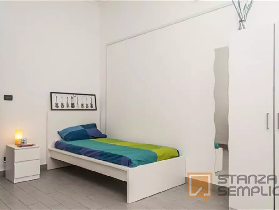 Immagine 2 di Stanza singola in affitto  in Via Romolo Gessi 17 a Torino