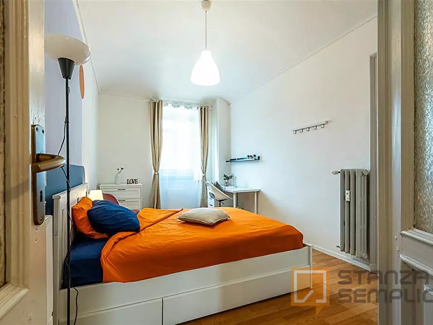 Immagine 1 di Stanza singola in affitto  in Corso Corso Re Umberto n.74 a Torino