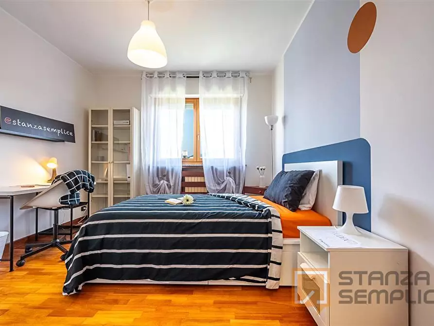 Immagine 1 di Stanza singola in affitto  in Corso Corso Tortona n.10 a Torino