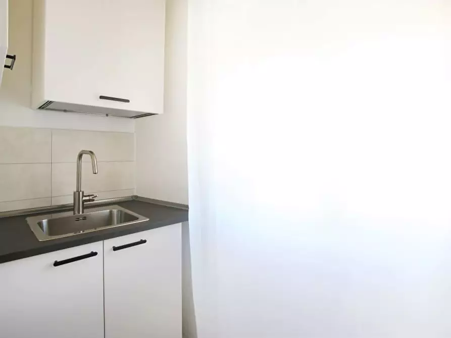 Immagine 13 di Stanza singola in affitto  a Modena