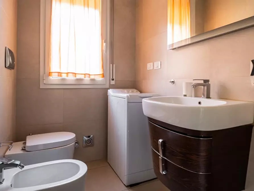 Immagine 9 di Appartamento in affitto  a Bologna