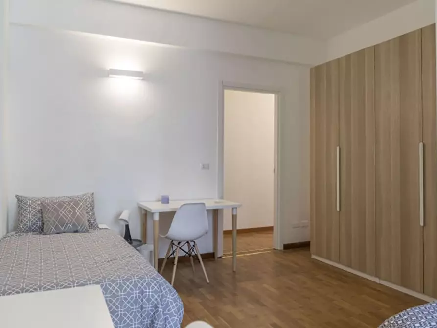 Immagine 2 di Stanza singola in affitto  a Milano