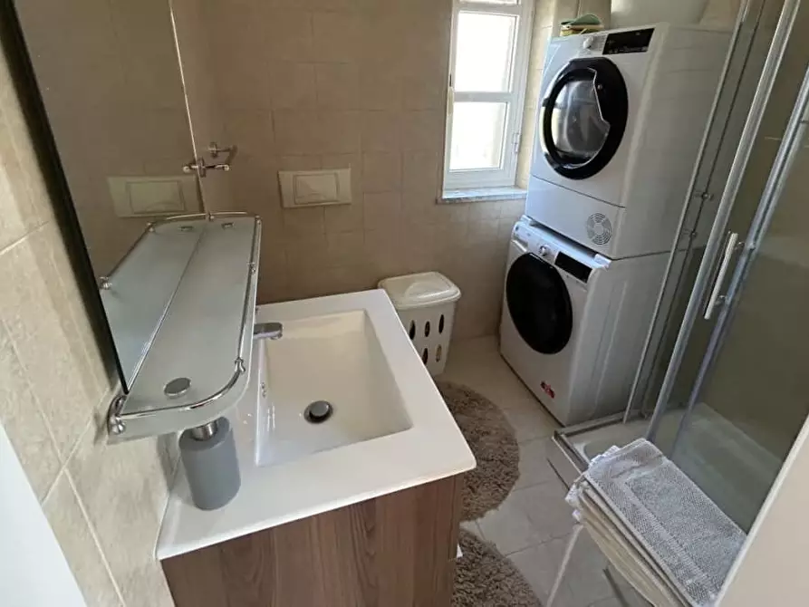 Immagine 11 di Appartamento in affitto  a Lamezia Terme