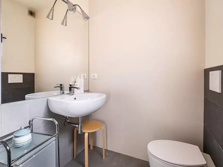 Immagine 11 di Appartamento in affitto  a Bologna