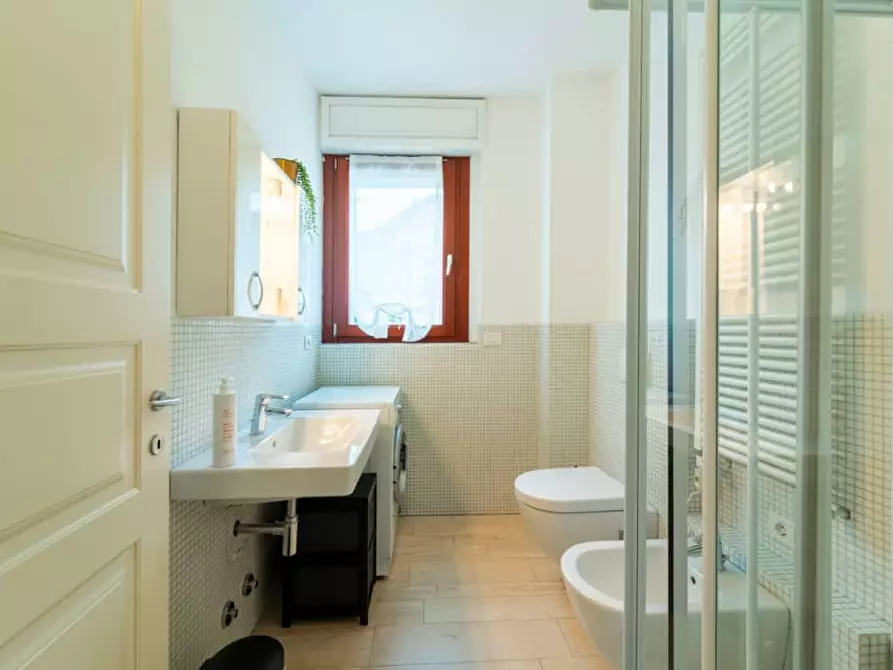 Immagine 23 di Appartamento in affitto  a Como