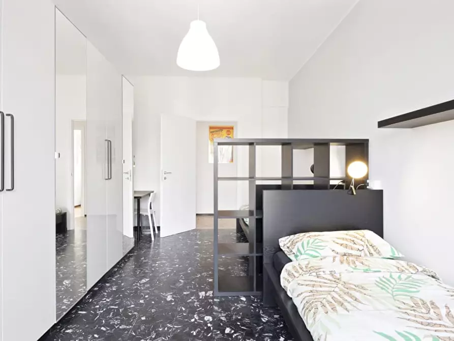 Immagine 2 di Stanza singola in affitto  a Milano