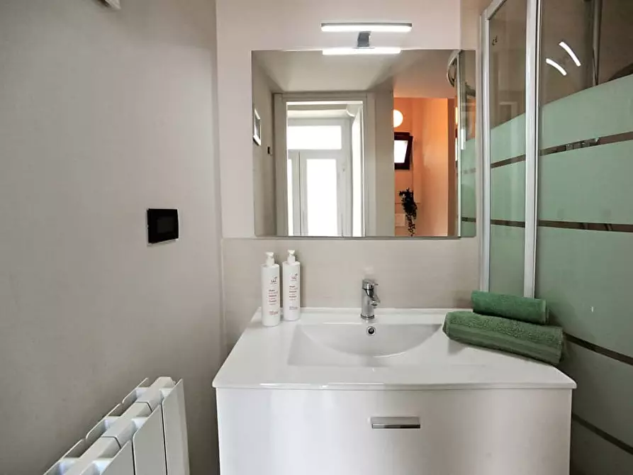 Immagine 10 di Appartamento in affitto  a Torino