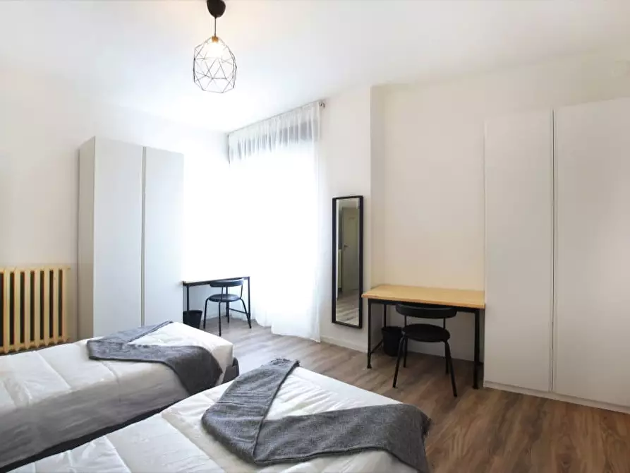 Immagine 5 di Stanza singola in affitto  a Modena