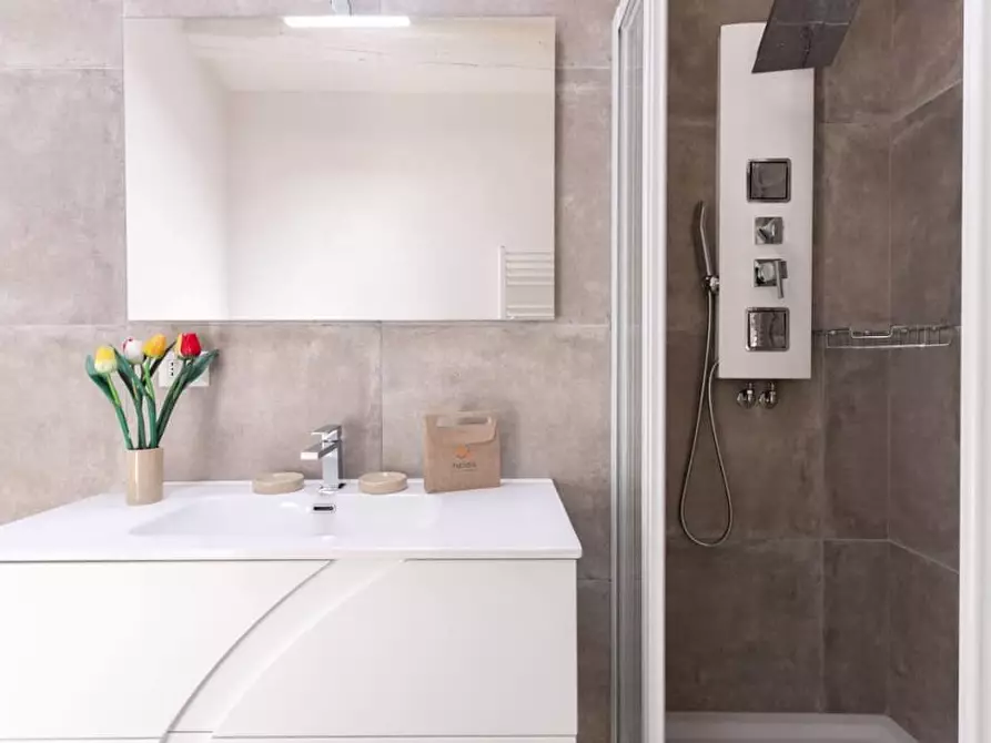 Immagine 15 di Appartamento in affitto  a Milano