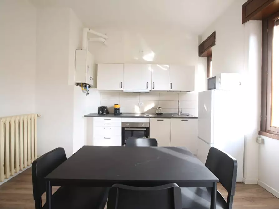 Immagine 13 di Stanza singola in affitto  a Modena