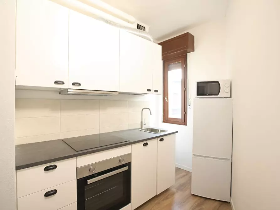 Immagine 12 di Stanza singola in affitto  a Modena