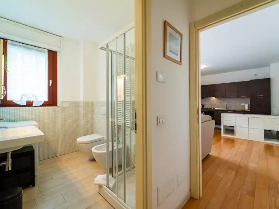 Immagine 18 di Appartamento in affitto  a Como