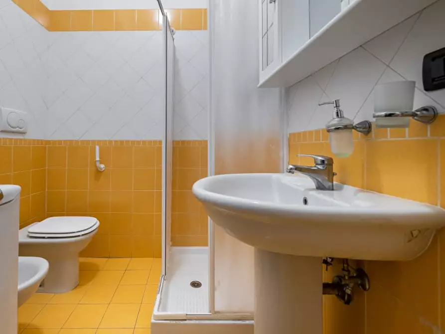 Immagine 17 di Appartamento in affitto  a Bologna