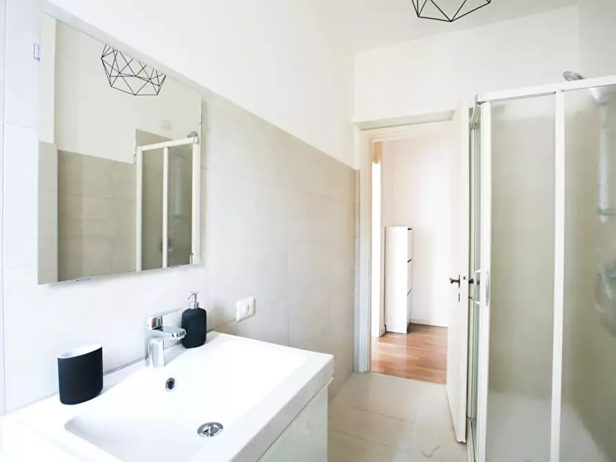 Immagine 8 di Stanza singola in affitto  a Milano