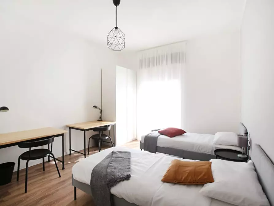 Immagine 2 di Stanza singola in affitto  a Modena