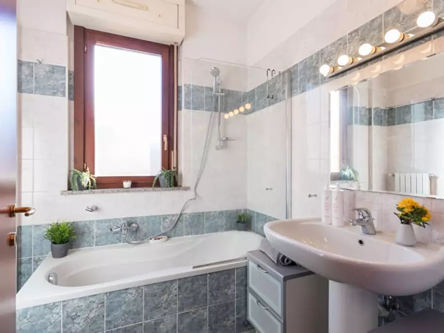 Immagine 18 di Appartamento in affitto  a Torino