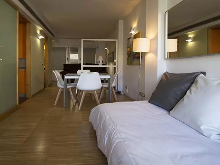 Immagine 1 di Appartamento in affitto  a Madrid