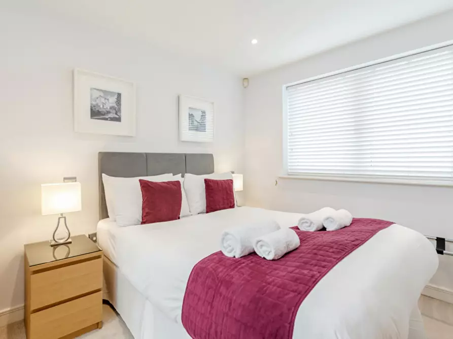 Immagine 1 di Monolocale in affitto  in Wey View Court, Walnut Tree Close a Guildford