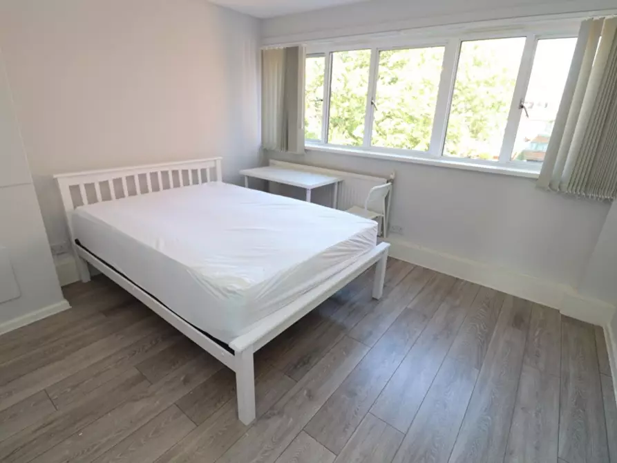 Immagine 1 di Appartamento in affitto  in Stafford Court,Copley Close a Ealing