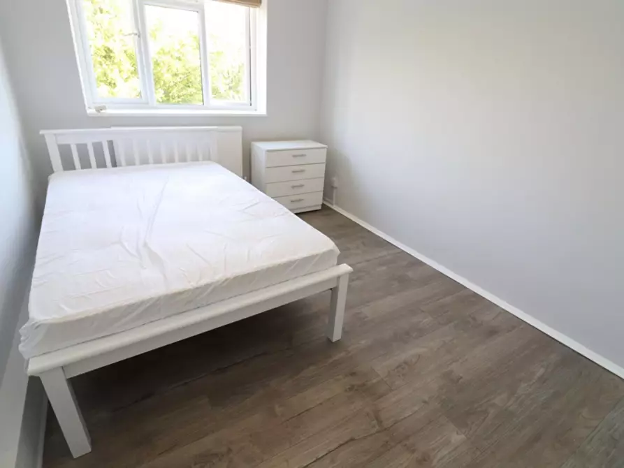 Immagine 1 di Appartamento in affitto  in Maple Avenue a Ealing