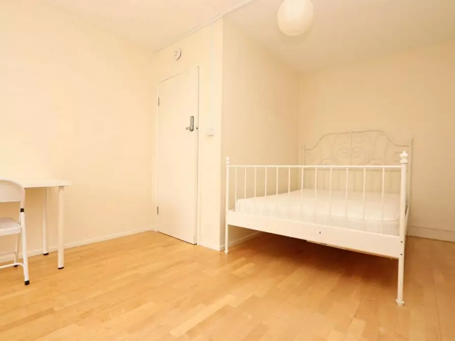 Immagine 1 di Appartamento in affitto  in Cedar Court, 1 Royal Oak Yard a Camberwell