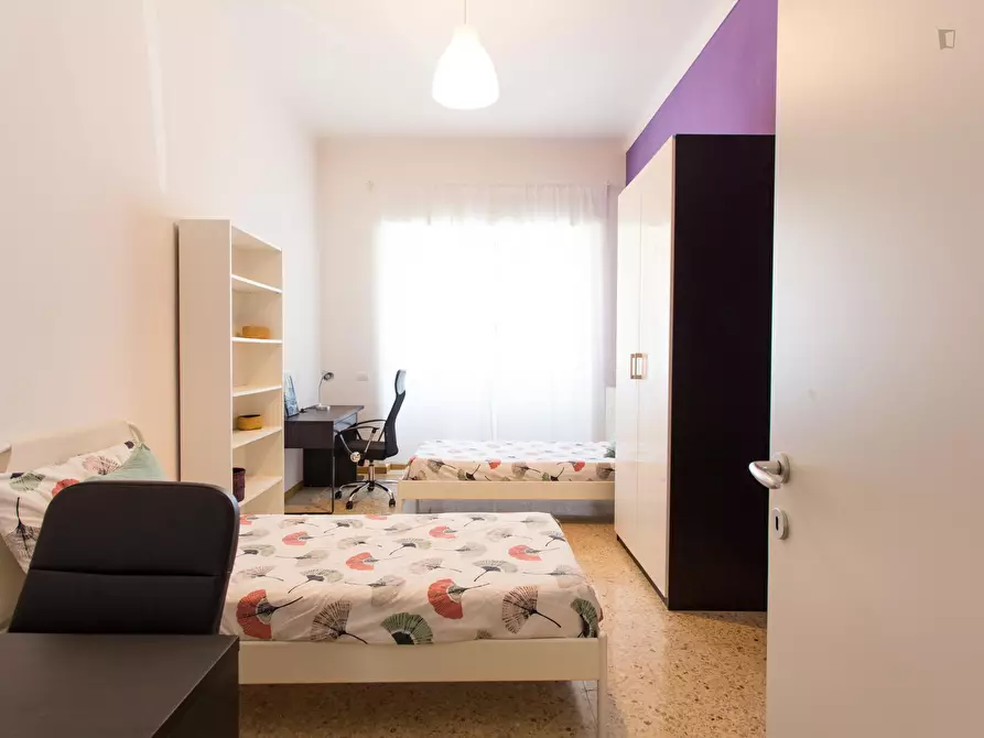 Immagine 1 di Stanza singola in affitto  in Via Pietro da Cortona a Milano