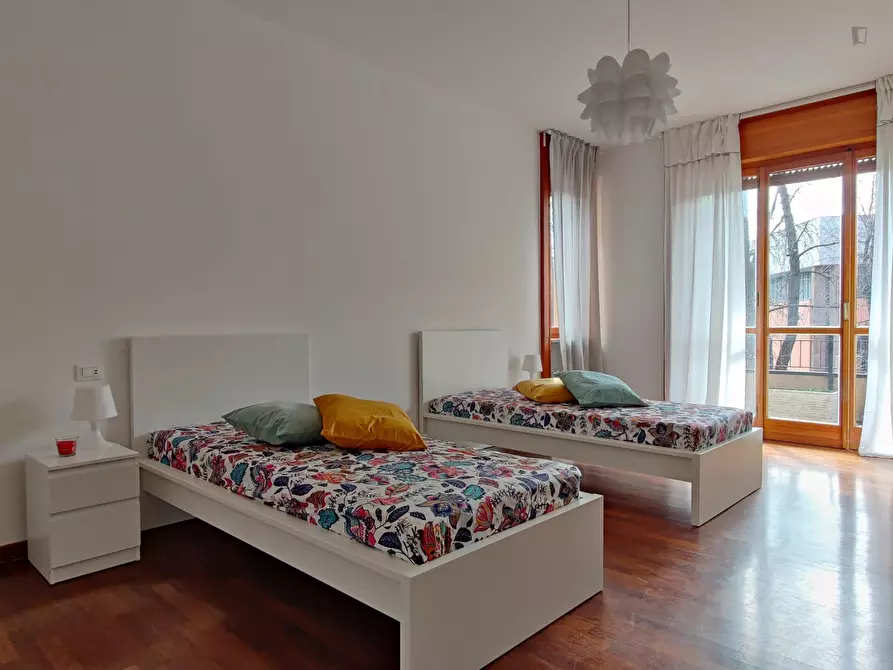 Immagine 1 di Stanza singola in affitto  in Via Nicola Piccinni a Milano