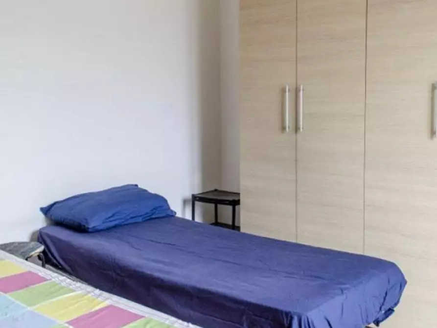 Immagine 1 di Stanza singola in affitto  in Via Federico Ozanam, 23 a Roma