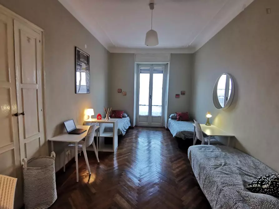 Immagine 1 di Stanza singola in affitto  in Piazza Tancredi Galimberti a Torino