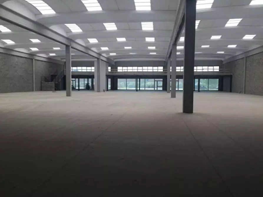 Immagine 6 di Capannone industriale in affitto  a Città Sant'angelo