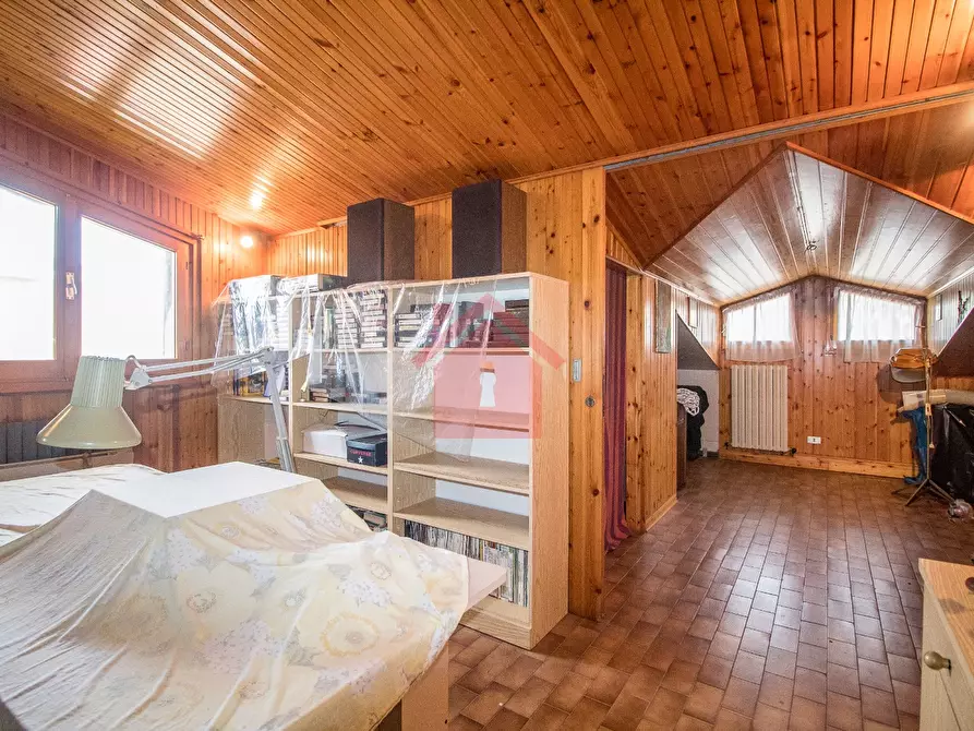 Immagine 27 di Villa in vendita  in Via Giuseppe Campana, 4 a Carpi