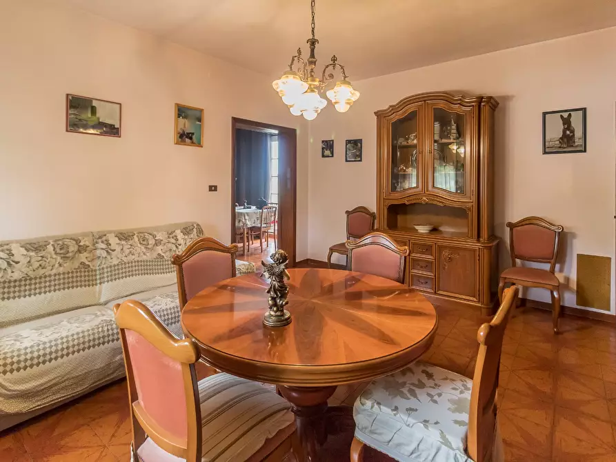 Immagine 9 di Villa in vendita  a Novi Di Modena
