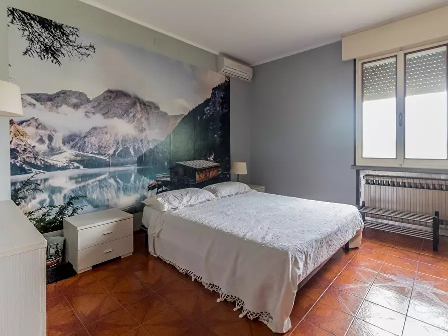 Immagine 12 di Villa in vendita  a Novi Di Modena