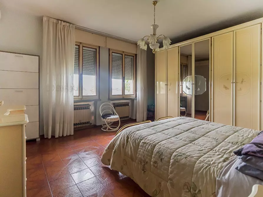 Immagine 13 di Villa in vendita  a Novi Di Modena