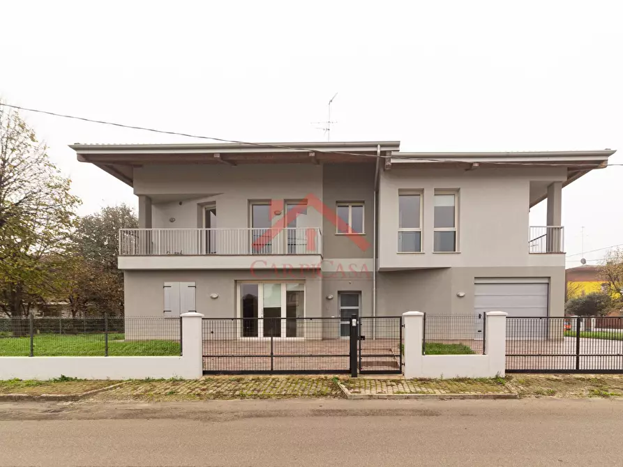 Immagine 27 di Villa in vendita  a Novi Di Modena