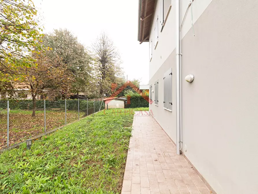 Immagine 25 di Villa in vendita  a Novi Di Modena