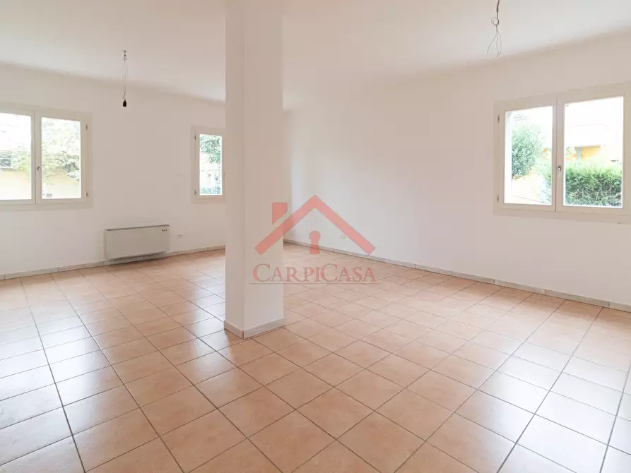 Immagine 5 di Villa in vendita  a Novi Di Modena