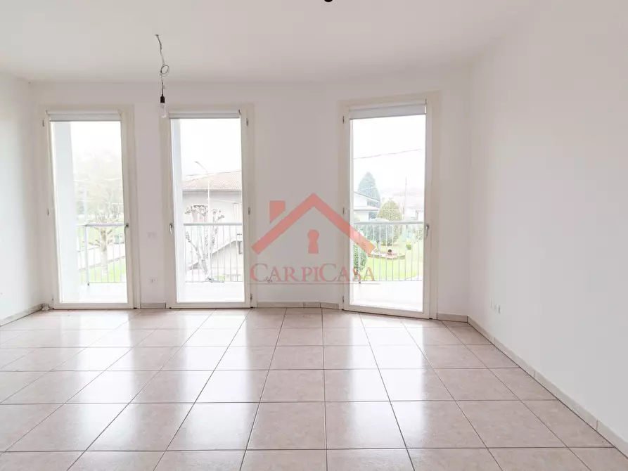 Immagine 10 di Villa in vendita  a Novi Di Modena