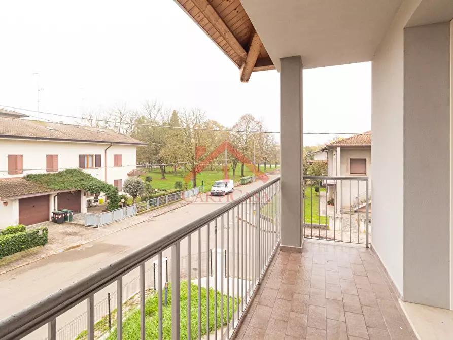 Immagine 11 di Villa in vendita  a Novi Di Modena