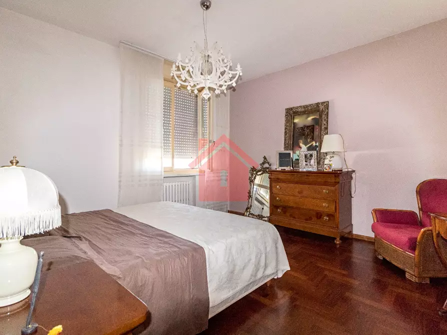 Immagine 14 di Villa in vendita  a Carpi