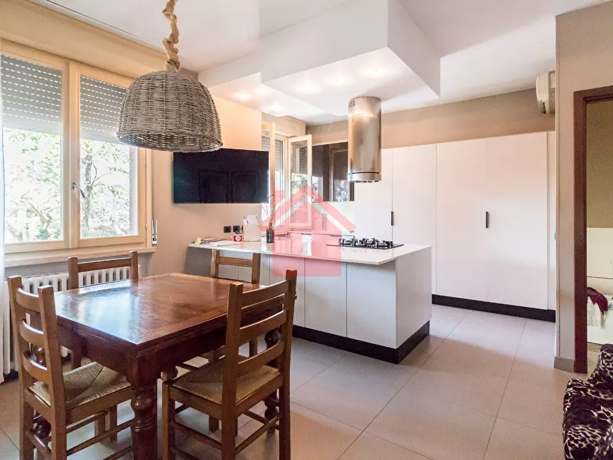 Immagine 9 di Villa in vendita  a Carpi