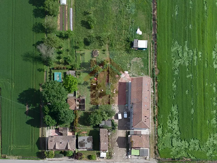 Immagine 9 di Rustico / casale in vendita  in Via Barberi, 28 a Novi Di Modena