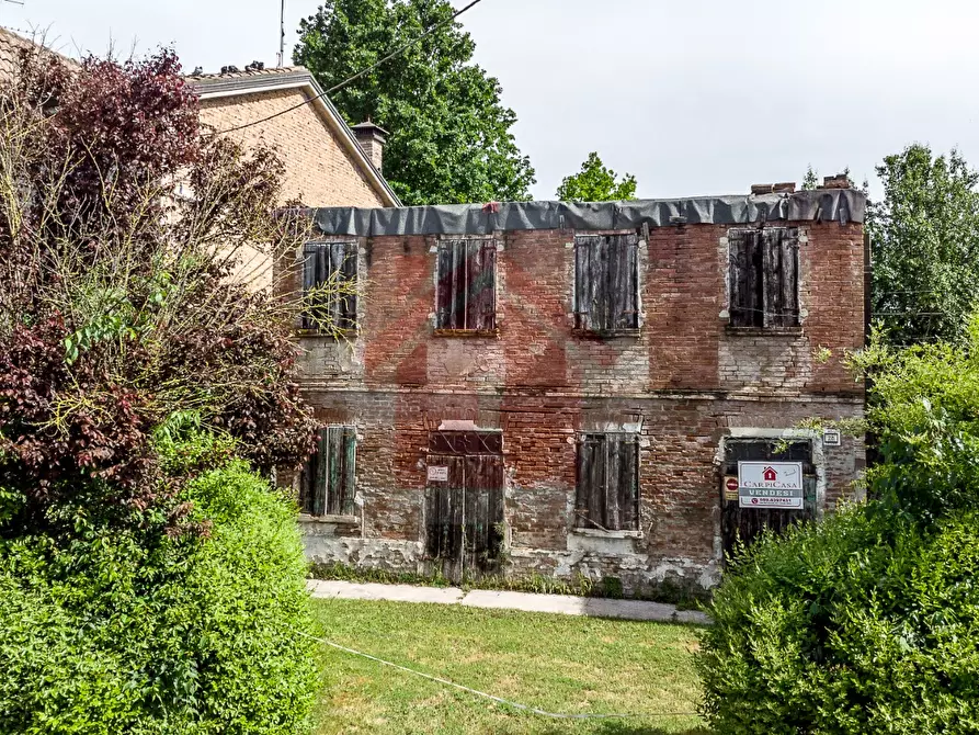 Immagine 1 di Rustico / casale in vendita  in Via Barberi, 28 a Novi Di Modena