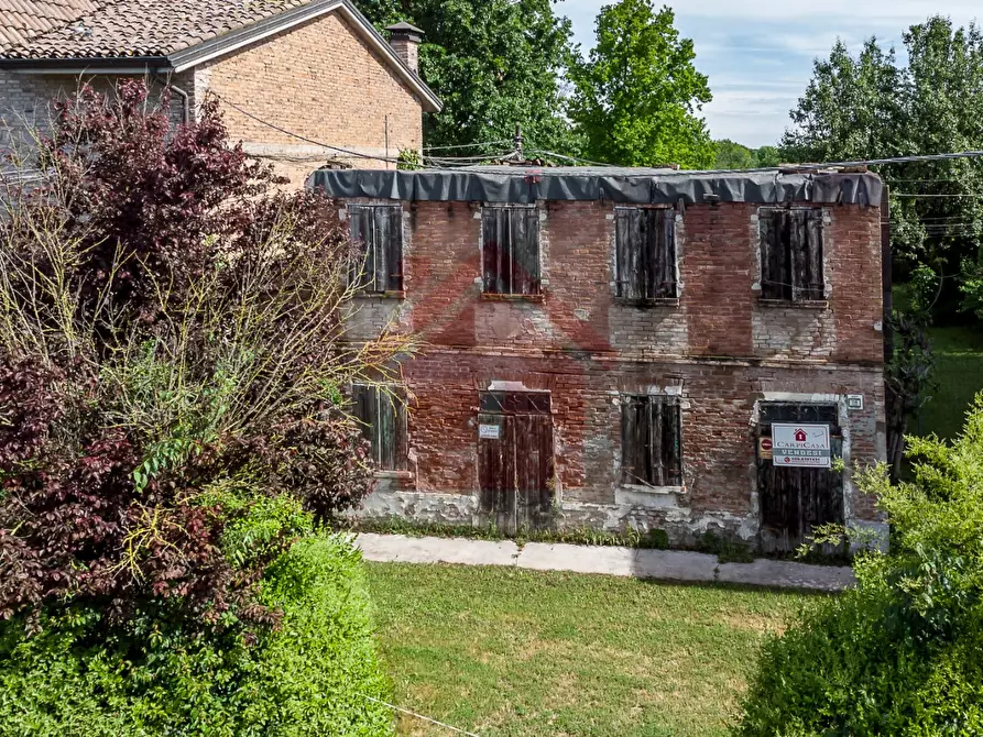 Immagine 8 di Rustico / casale in vendita  in Via Barberi, 28 a Novi Di Modena
