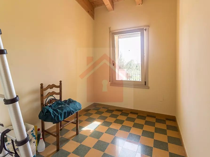 Immagine 15 di Villa in vendita  a Carpi