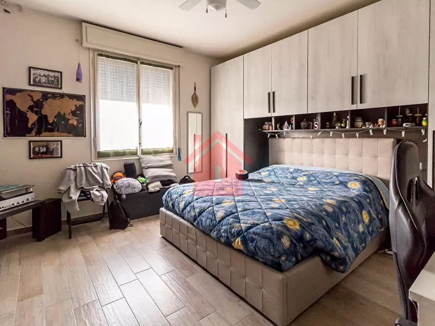 Immagine 14 di Villa in vendita  a Novi Di Modena