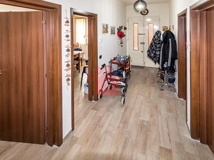 Immagine 4 di Villa in vendita  a Novi Di Modena