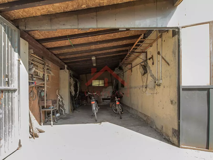 Immagine 21 di Villa in vendita  a Carpi