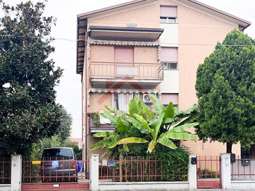 Immagine 14 di Appartamento in vendita  in Via Fosse Ardeatine, 44 a Carpi