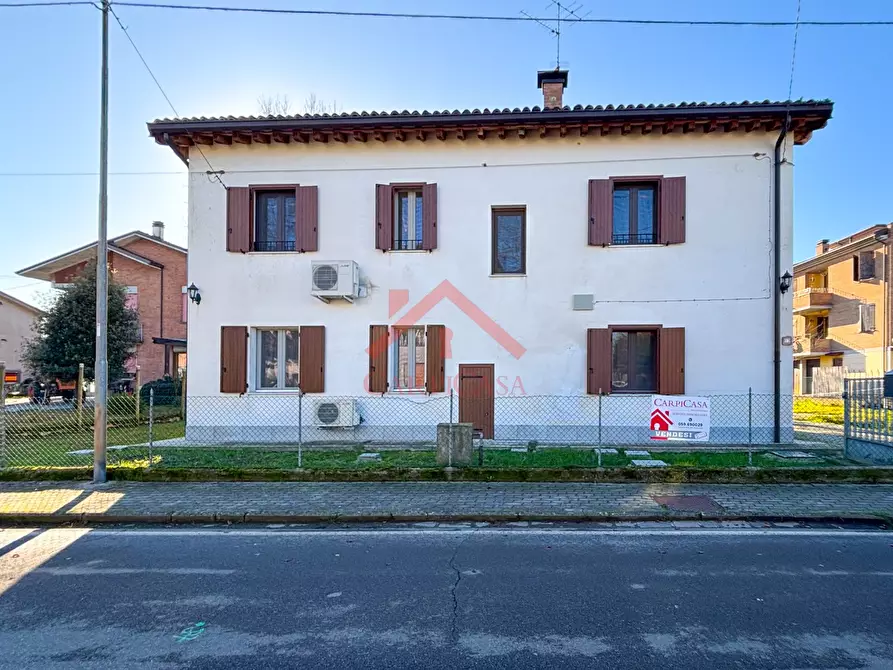 Immagine 1 di Appartamento in vendita  in Via Roma, 12 a Carpi